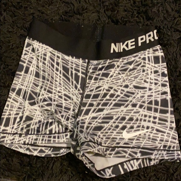Nike spandex bundle - Picture 4 of 6
